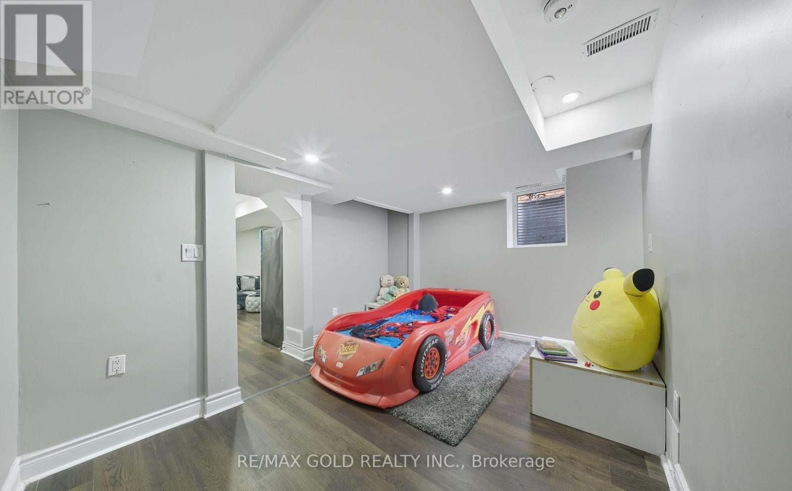 11 Flatlands Way, Brampton, Ontario  L6R 2B5 - Photo 19 - W12559498