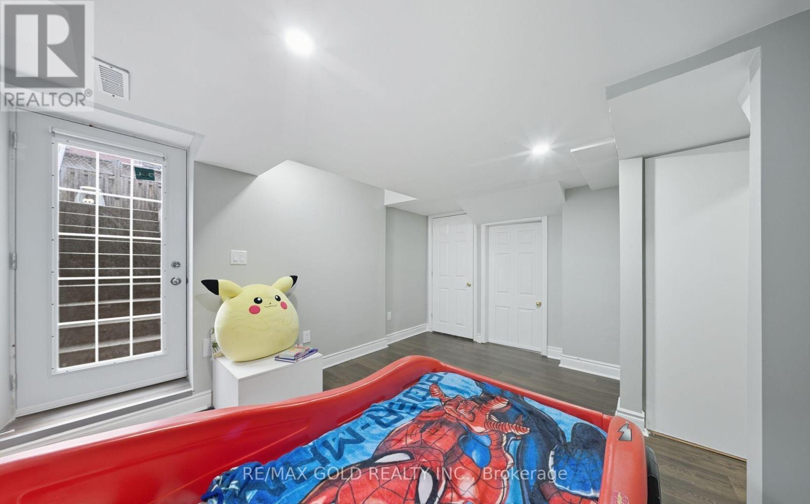 11 Flatlands Way, Brampton, Ontario  L6R 2B5 - Photo 20 - W12559498