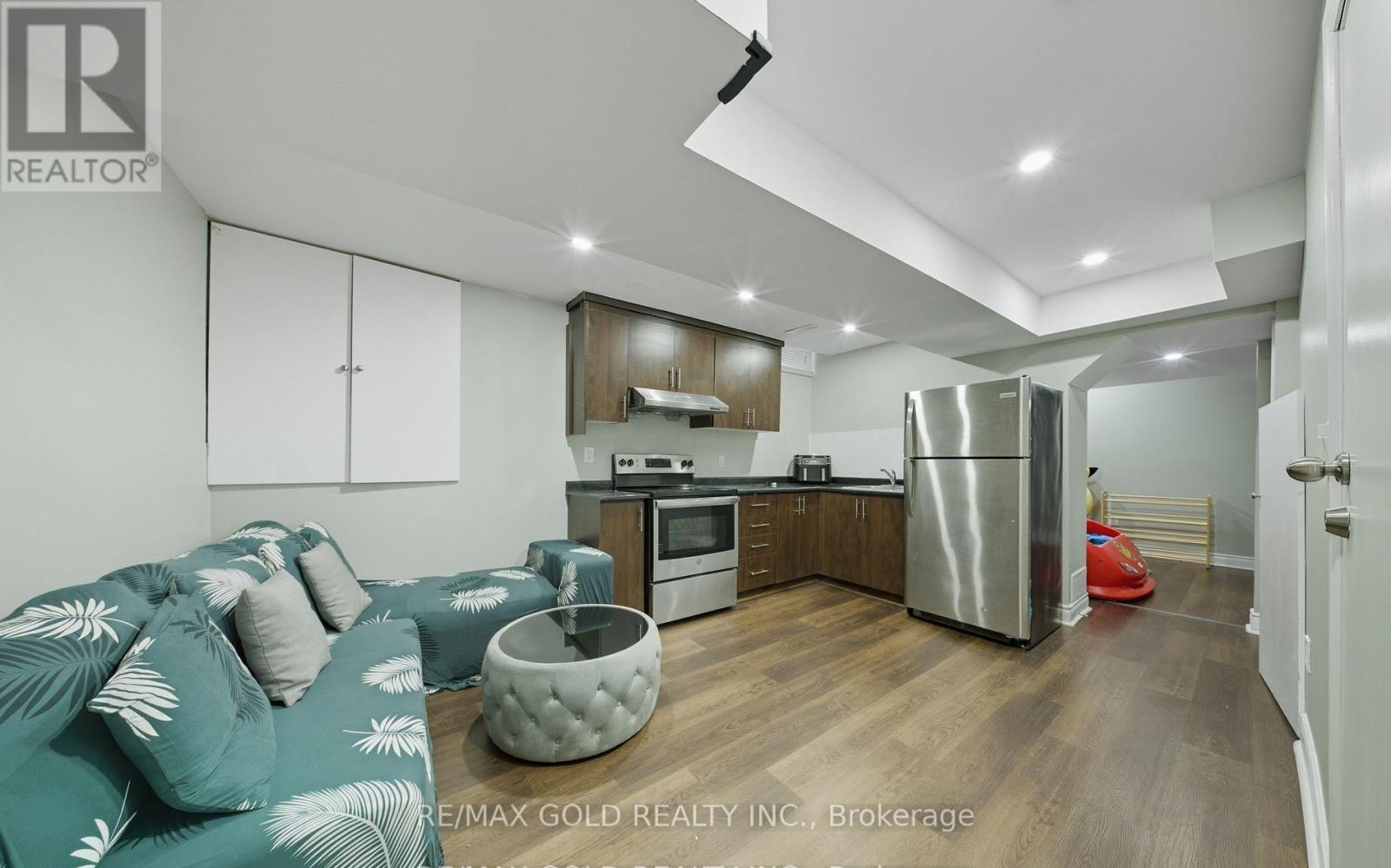 11 Flatlands Way, Brampton, Ontario  L6R 2B5 - Photo 18 - W12559498