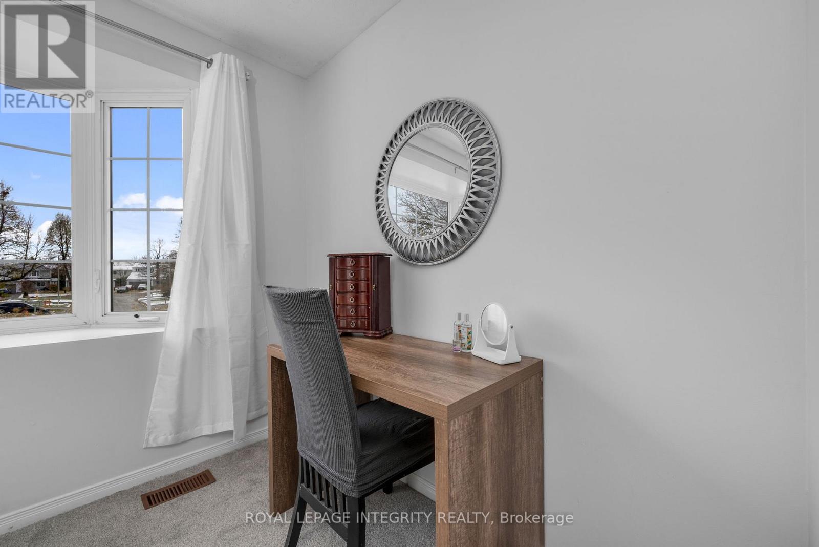 268 Mceachern Crescent, Ottawa, Ontario  K1E 3K5 - Photo 21 - X12559958