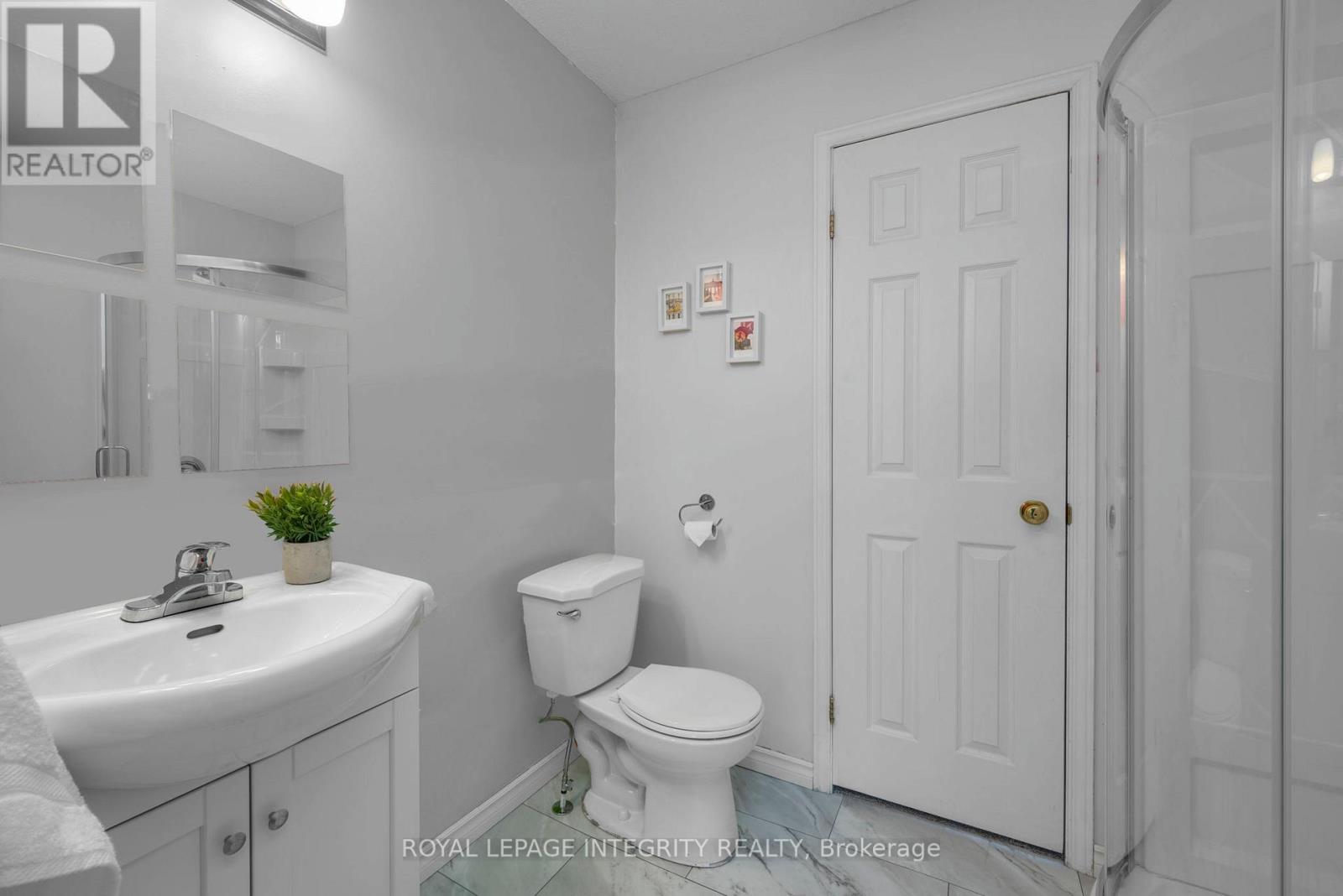 268 Mceachern Crescent, Ottawa, Ontario  K1E 3K5 - Photo 23 - X12559958