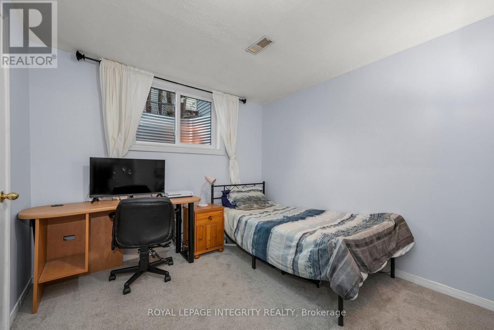 268 Mceachern Crescent, Ottawa, Ontario  K1E 3K5 - Photo 40 - X12559958