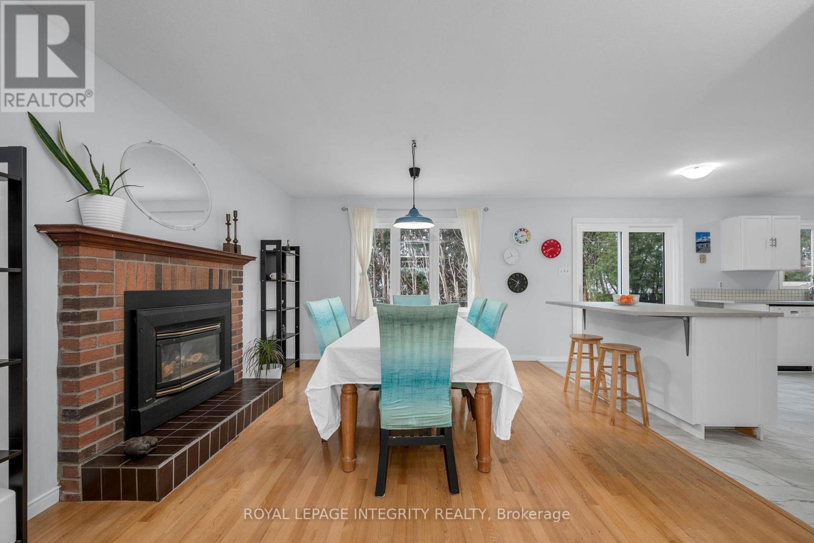 268 Mceachern Crescent, Ottawa, Ontario  K1E 3K5 - Photo 6 - X12559958