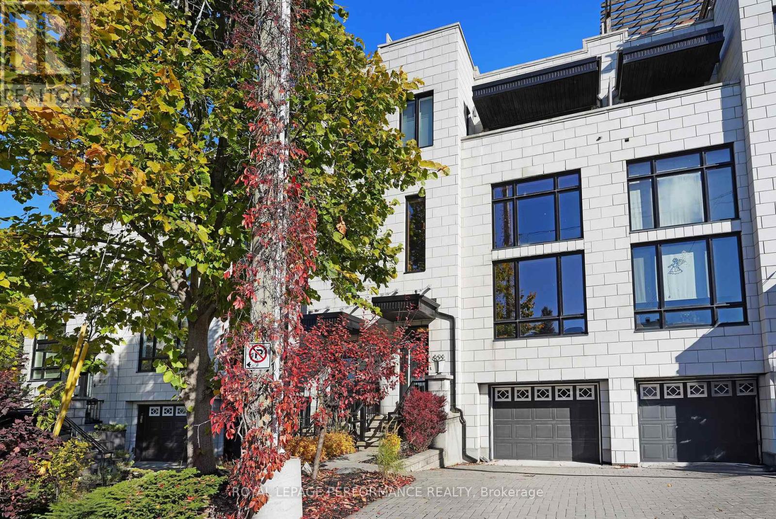 805 Kingsmere Avenue, Ottawa, Ontario  K2A 3J8 - Photo 1 - X12559982