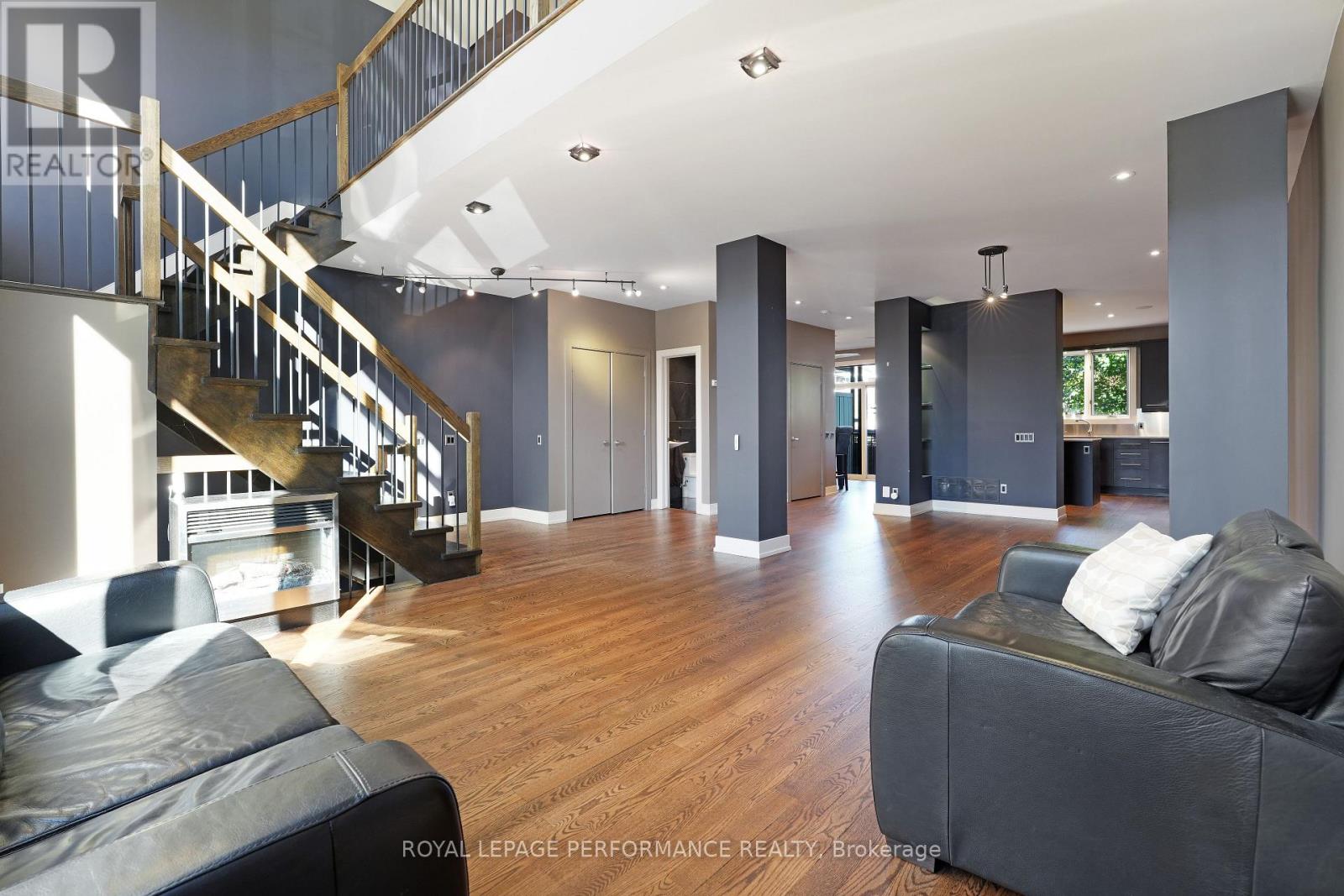 805 Kingsmere Avenue, Ottawa, Ontario  K2A 3J8 - Photo 6 - X12559982