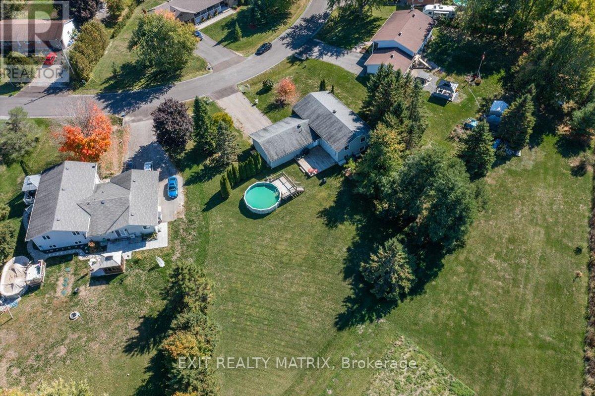 8089 Laurie Lane, Ottawa, Ontario  K0A 2P0 - Photo 2 - X12559998