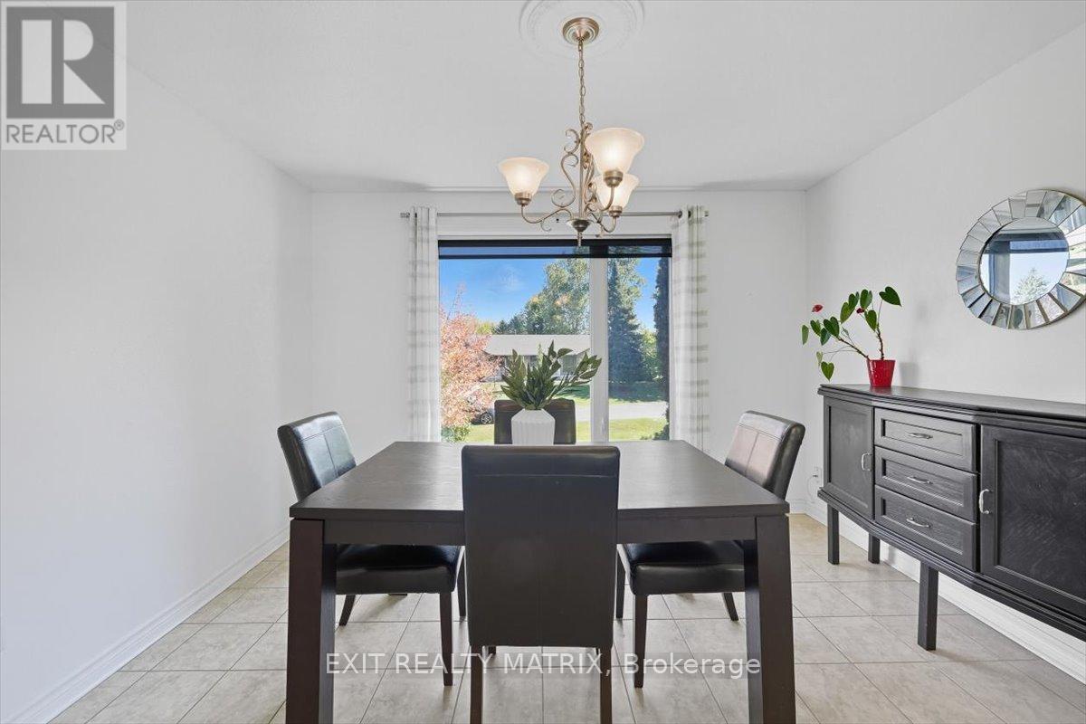 8089 Laurie Lane, Ottawa, Ontario  K0A 2P0 - Photo 9 - X12559998