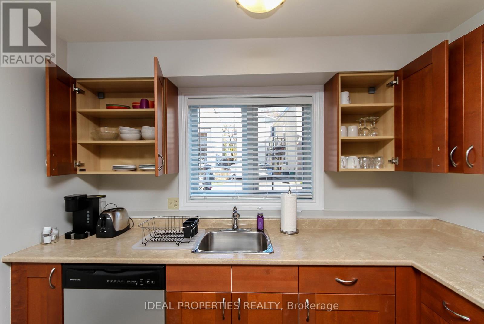 A - 276 Carruthers Avenue, Ottawa, Ontario  K1Y 1N9 - Photo 10 - X12560004