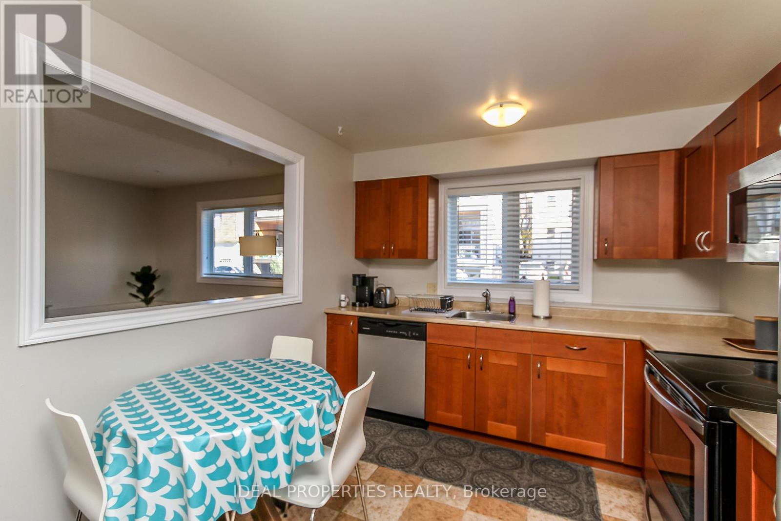 A - 276 Carruthers Avenue, Ottawa, Ontario  K1Y 1N9 - Photo 8 - X12560004