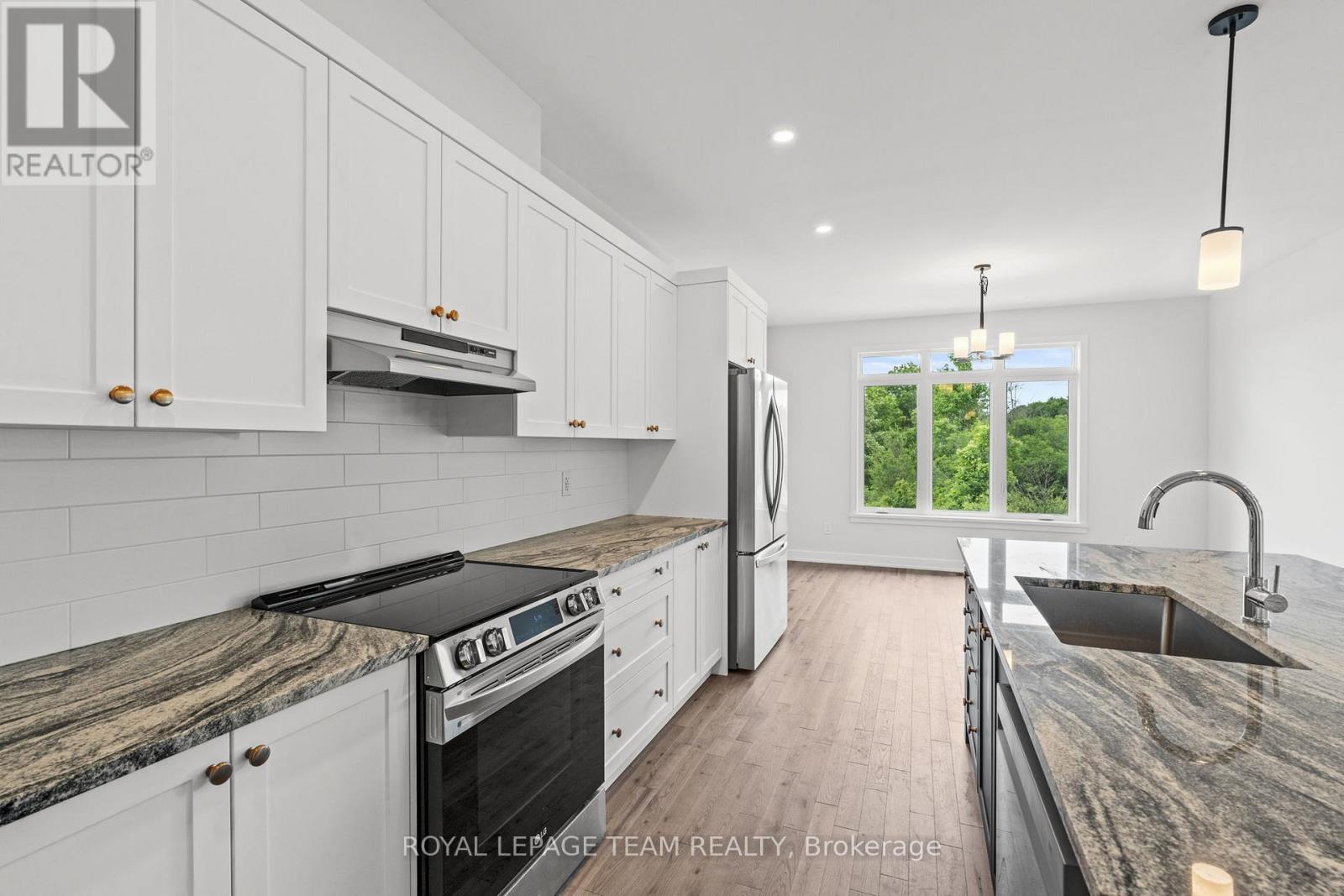 1034 Turner Drive, Brockville, Ontario K6V 0G8 - Photo 4 - X12560060