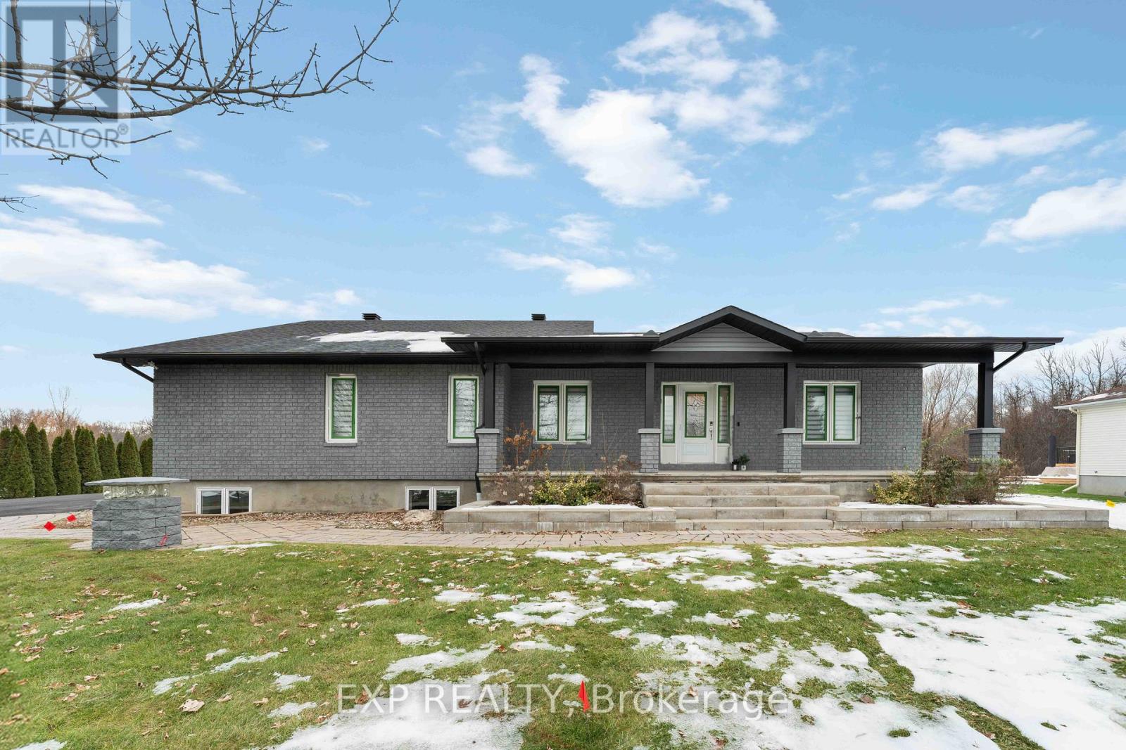 2760 Johannes Street, Ottawa, Ontario  K0A 2P0 - Photo 1 - X12560118