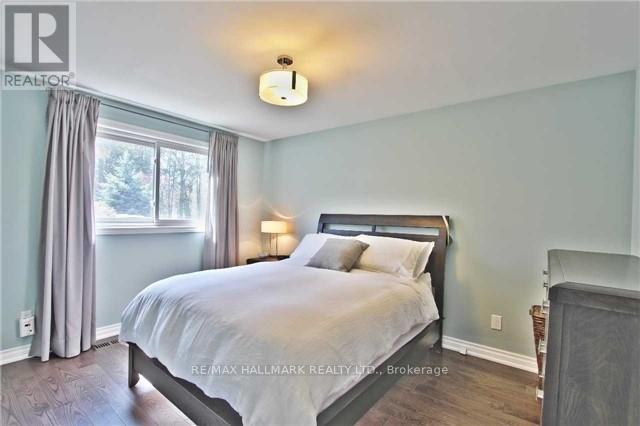 208 Pine Cove Road, Burlington, Ontario  L7N 1W2 - Photo 10 - W12559870