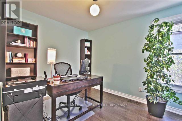 208 Pine Cove Road, Burlington, Ontario  L7N 1W2 - Photo 12 - W12559870