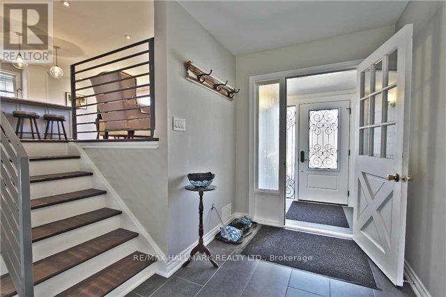 208 Pine Cove Road, Burlington, Ontario  L7N 1W2 - Photo 2 - W12559870