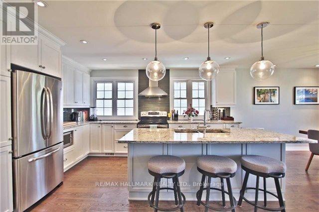 208 Pine Cove Road, Burlington, Ontario  L7N 1W2 - Photo 9 - W12559870