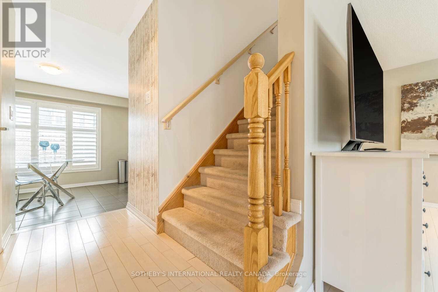 937 Brassard Circle, Milton, Ontario  L9T 8E2 - Photo 5 - W12559874