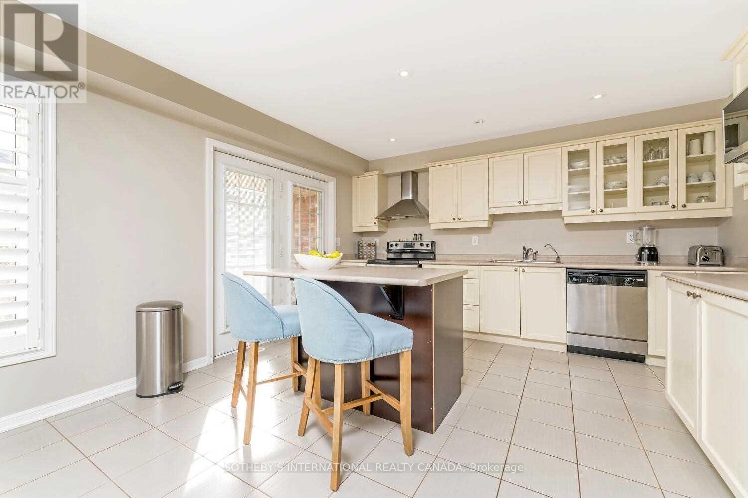 937 Brassard Circle, Milton, Ontario  L9T 8E2 - Photo 9 - W12559874