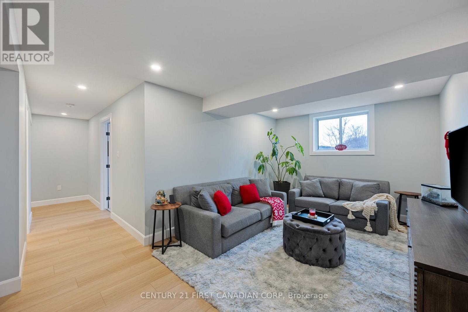 2190 Linkway Boulevard, London South (South A), Ontario  N6K 0K8 - Photo 35 - X12550484