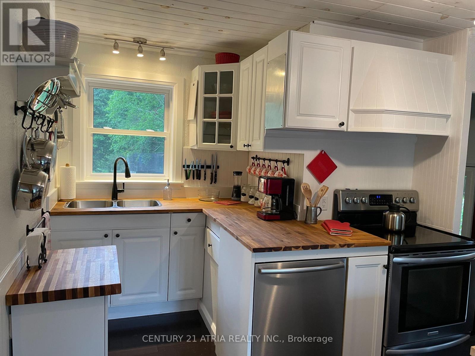 469 Rowanwood Road, Huntsville, Ontario  P0B 1M0 - Photo 3 - X12559852