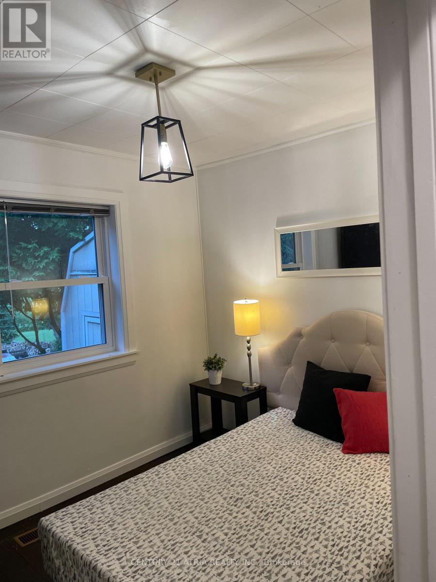 469 Rowanwood Road, Huntsville, Ontario  P0B 1M0 - Photo 4 - X12559852