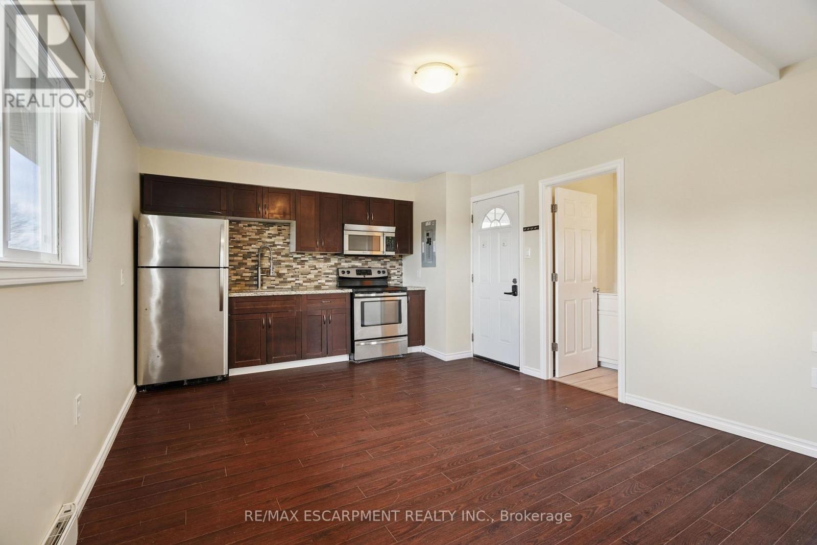 Unit B - 154 Main Street N, Guelph/eramosa, Ontario N0B 2K0 - Photo 10 - X12559906