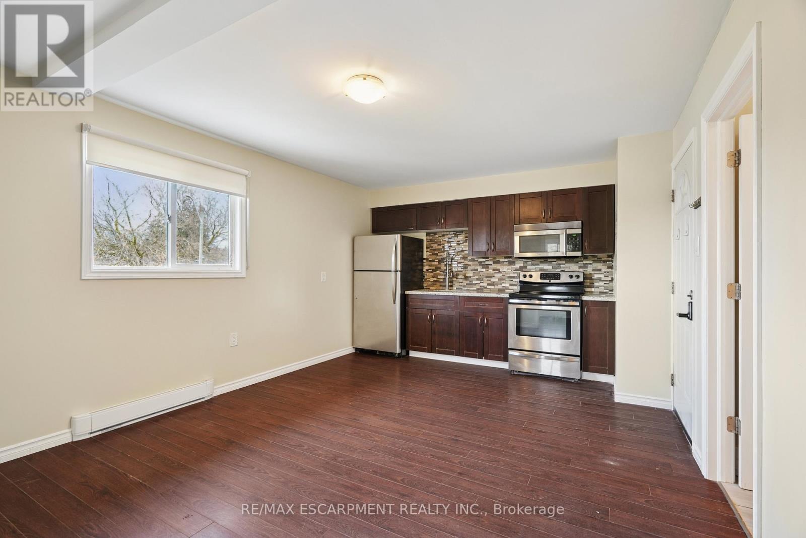 Unit B - 154 Main Street N, Guelph/eramosa, Ontario N0B 2K0 - Photo 11 - X12559906