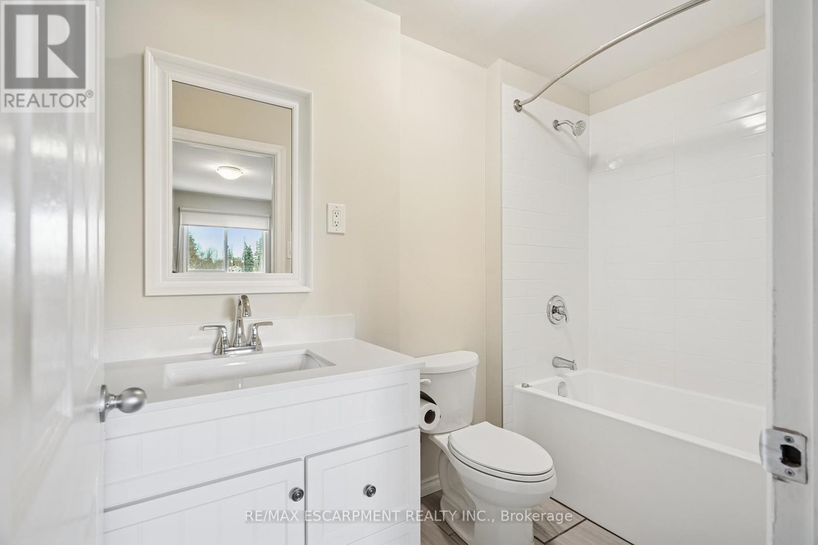 Unit B - 154 Main Street N, Guelph/eramosa, Ontario N0B 2K0 - Photo 14 - X12559906