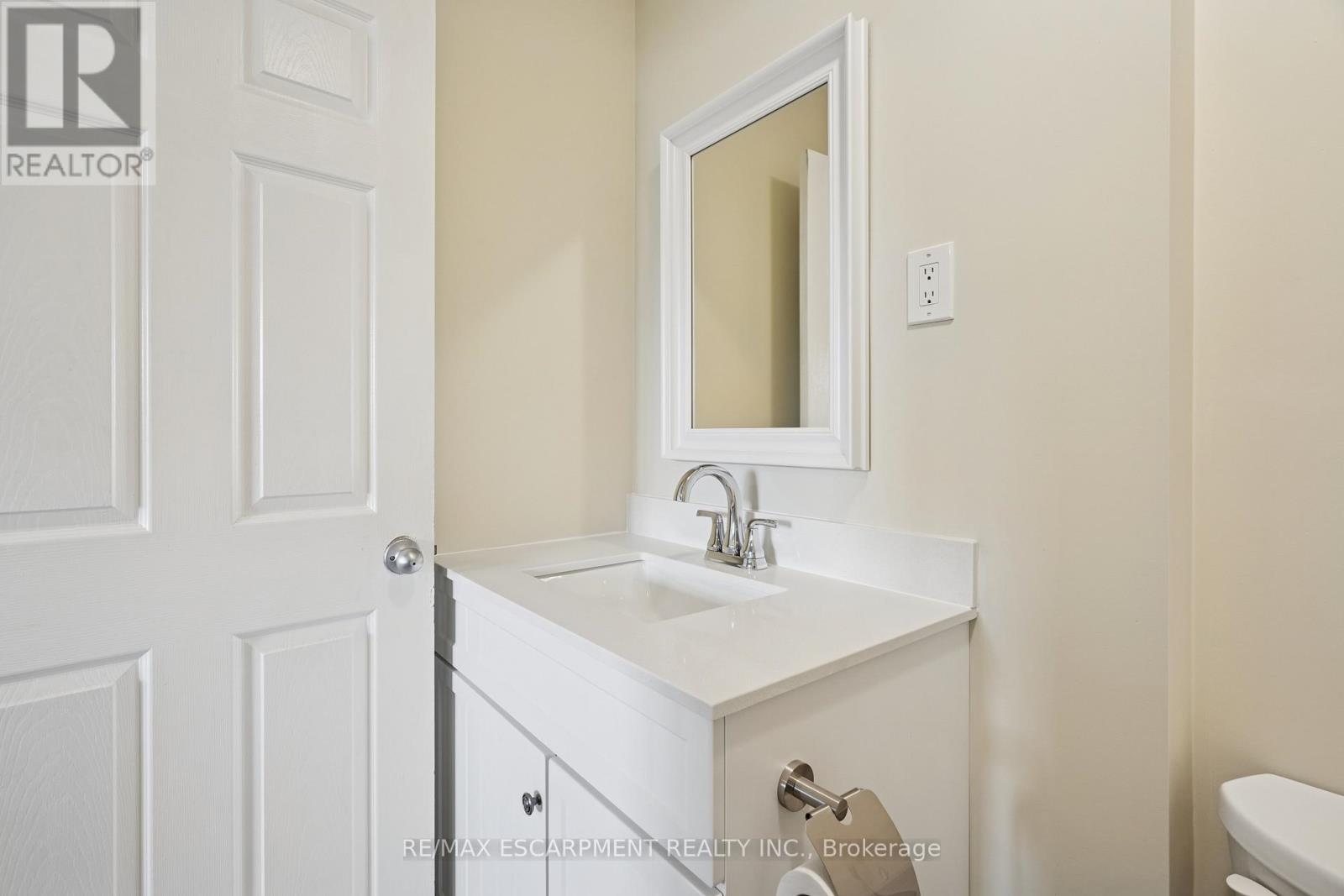 Unit B - 154 Main Street N, Guelph/eramosa, Ontario N0B 2K0 - Photo 16 - X12559906