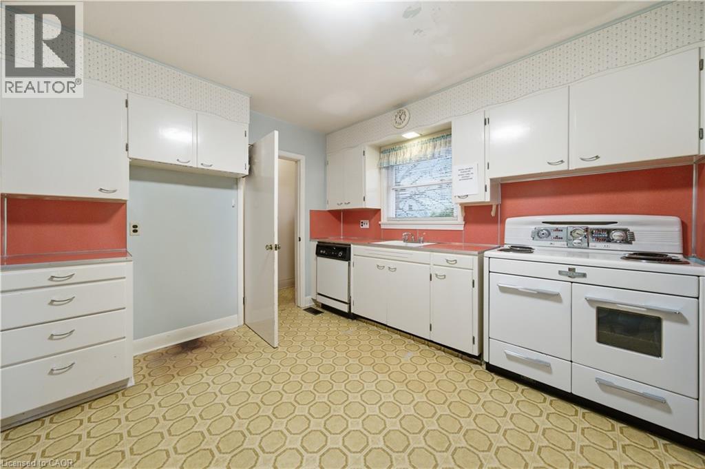 8 Fawell Avenue, St. Catharines, Ontario  L2S 2V4 - Photo 10 - 40788400