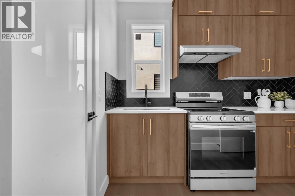 214 Waterstone Bay, Chestermere, Alberta  T1X 2Z1 - Photo 8 - A2268841