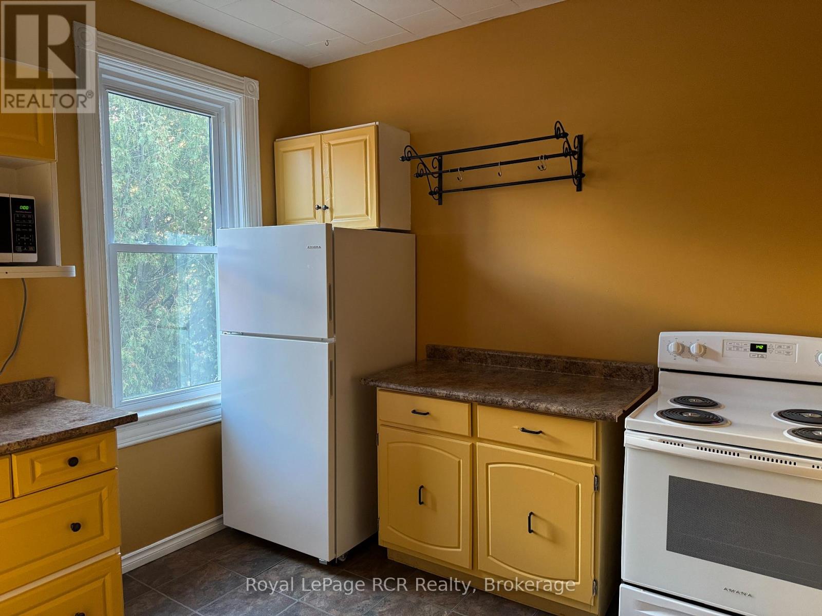 1096 4th Avenue E, Owen Sound, Ontario N4K 2P2 - Photo 11 - X12560112