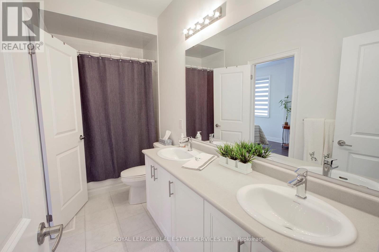 135 Zachary Crescent, Oakville, Ontario  L6H 0W1 - Photo 39 - W12559574