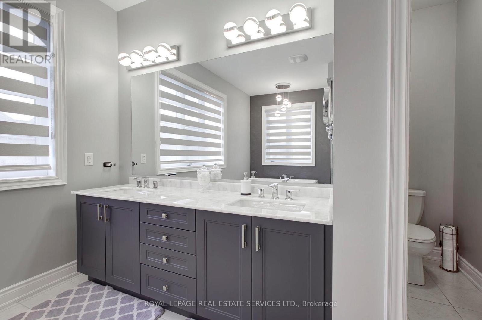 135 Zachary Crescent, Oakville, Ontario  L6H 0W1 - Photo 34 - W12559574