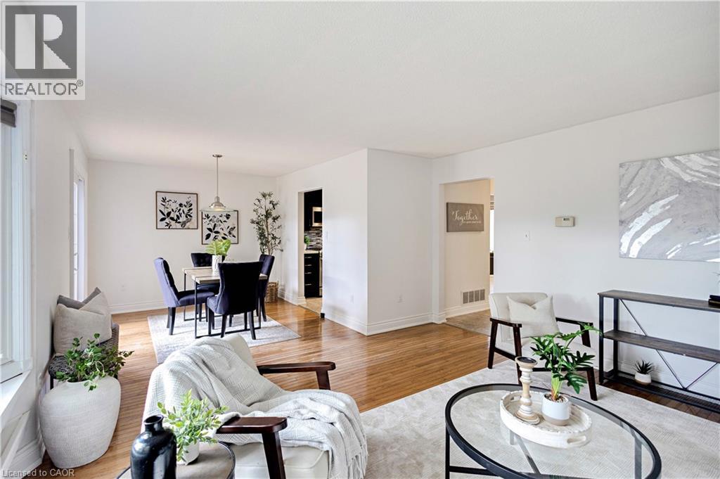 2250 Middlesmoor Crescent, Burlington, Ontario  L7P 3X6 - Photo 14 - 40768366