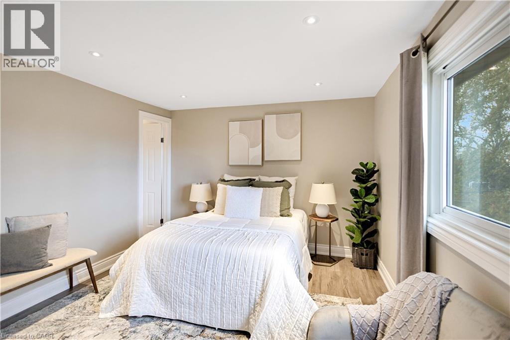 2250 Middlesmoor Crescent, Burlington, Ontario  L7P 3X6 - Photo 19 - 40768366