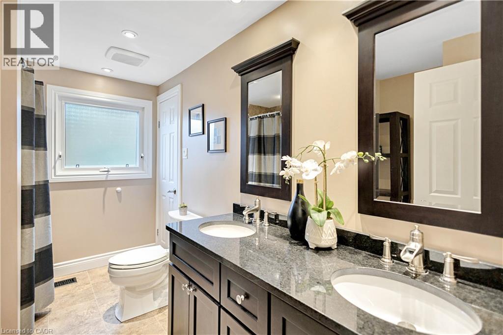 2250 Middlesmoor Crescent, Burlington, Ontario  L7P 3X6 - Photo 22 - 40768366