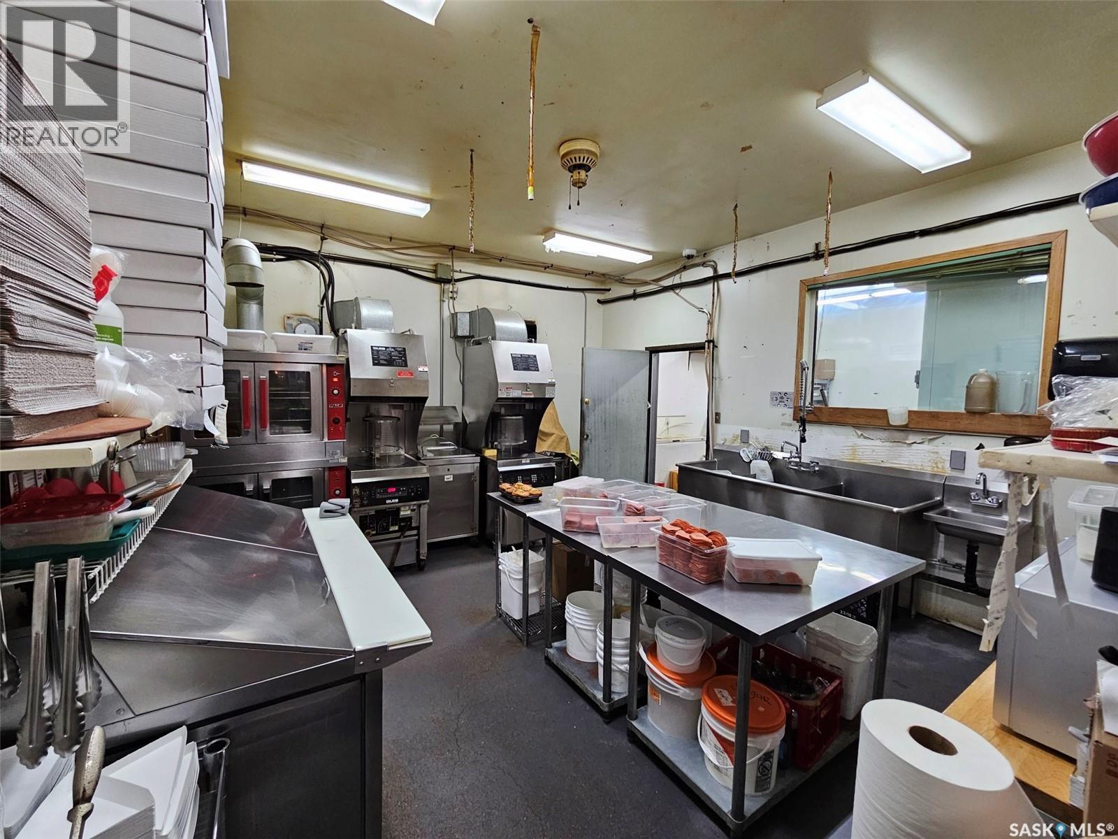 512 & 602 Railway Avenue, Oxbow, Saskatchewan  S0C 2B0 - Photo 14 - SK024366