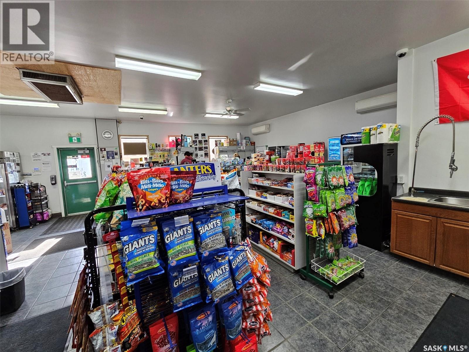 512 & 602 Railway Avenue, Oxbow, Saskatchewan  S0C 2B0 - Photo 7 - SK024366