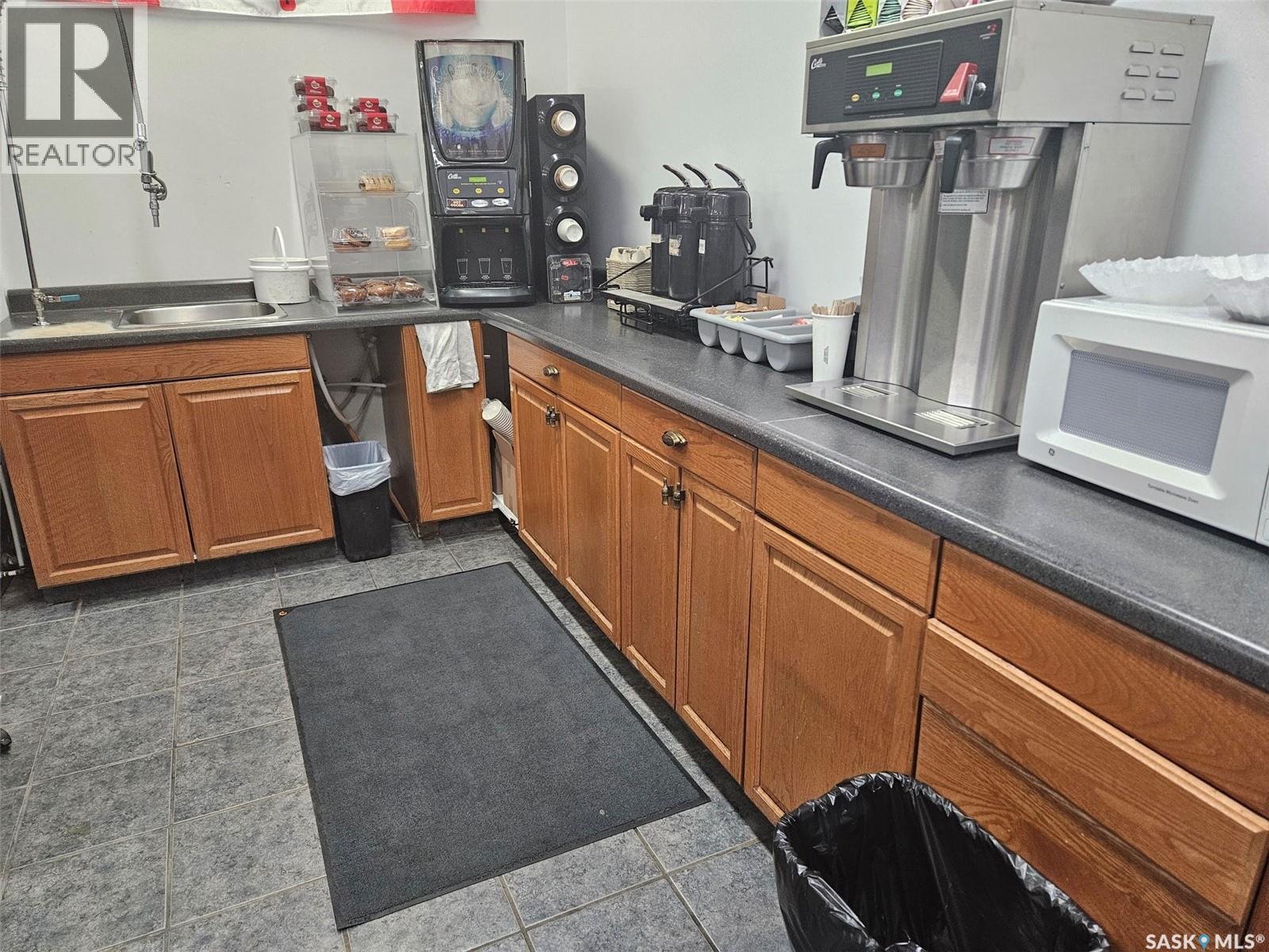 512 & 602 Railway Avenue, Oxbow, Saskatchewan  S0C 2B0 - Photo 8 - SK024366