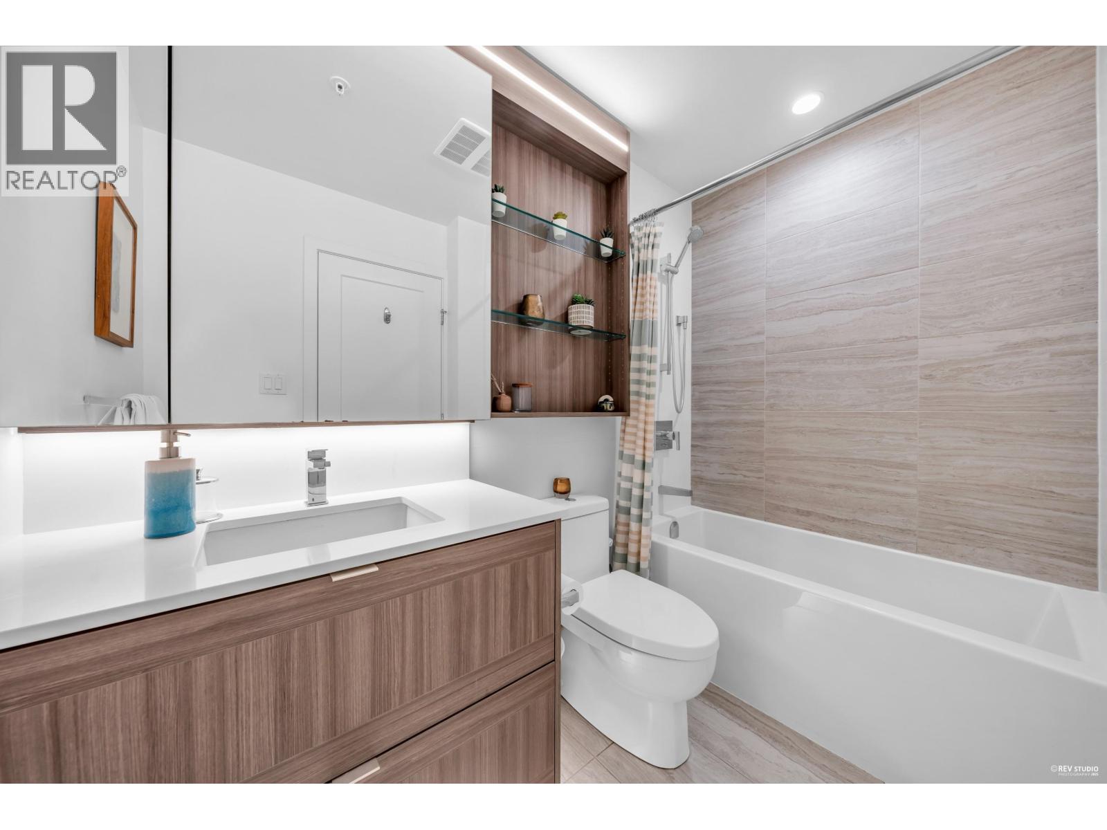 505 2311 Beta Avenue, Burnaby, British Columbia  V5C 0M1 - Photo 2 - R3064313