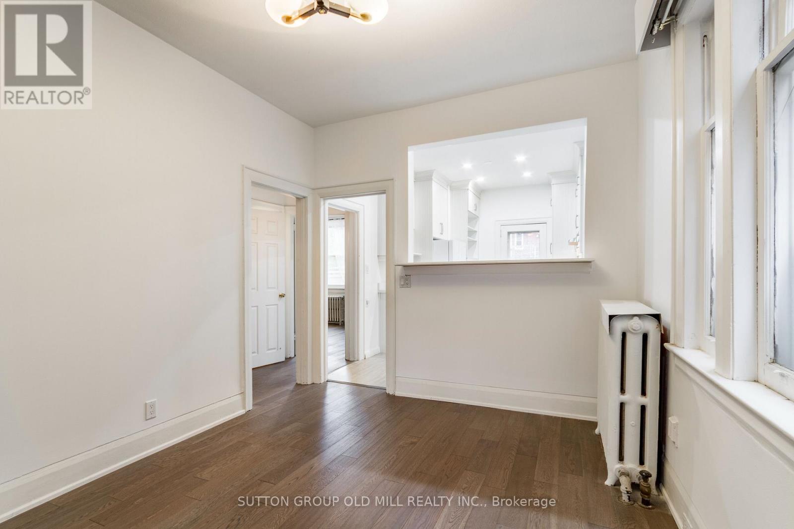 Main - 9 Graham Gardens, Toronto, Ontario  M6C 1G6 - Photo 10 - C12560044