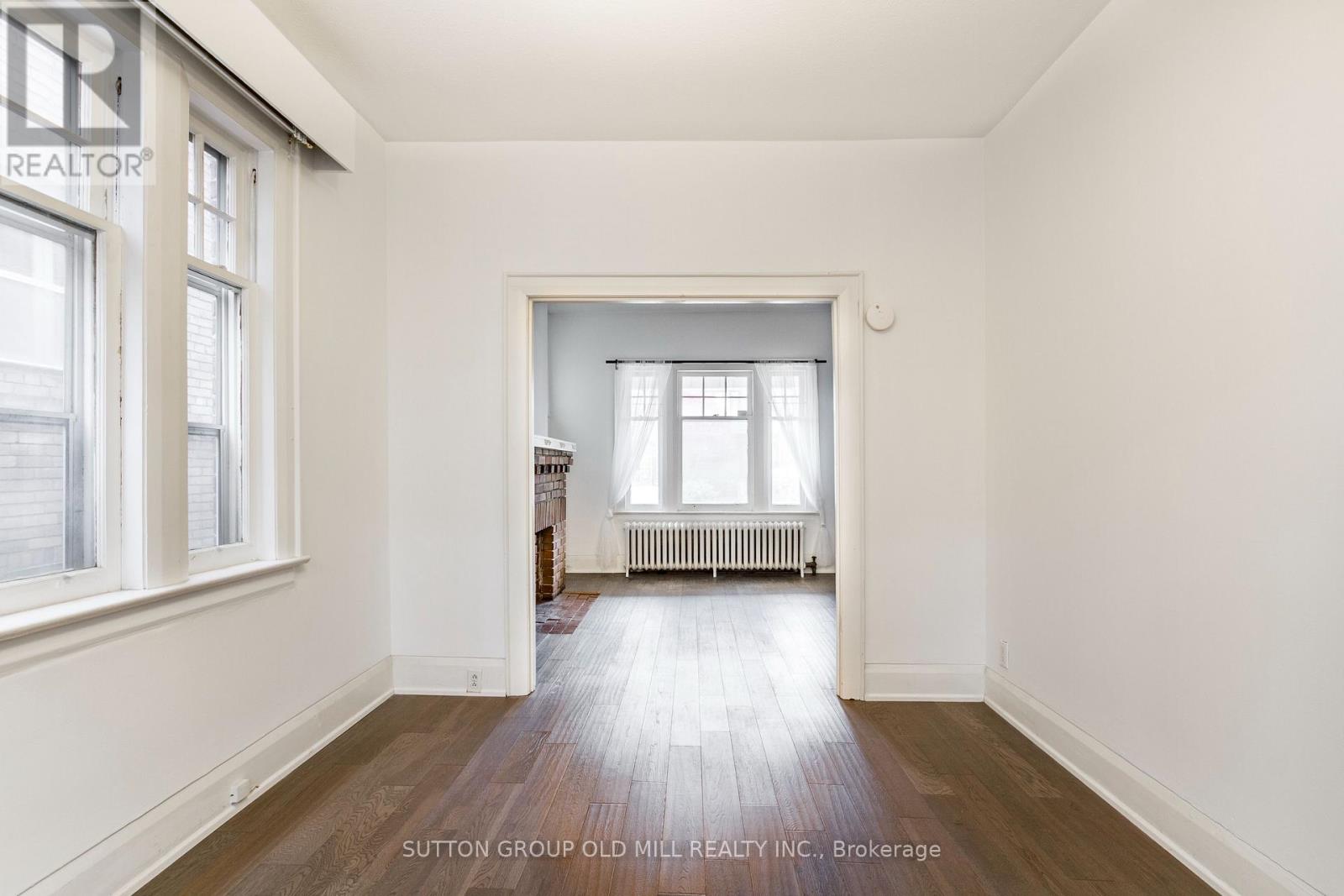 Main - 9 Graham Gardens, Toronto, Ontario  M6C 1G6 - Photo 12 - C12560044