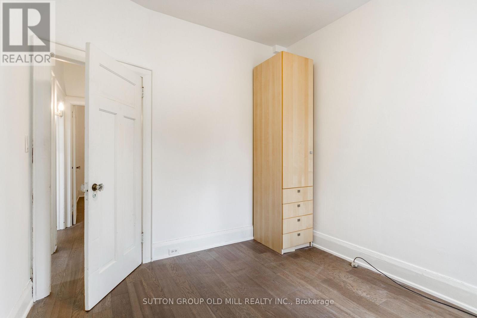 Main - 9 Graham Gardens, Toronto, Ontario  M6C 1G6 - Photo 18 - C12560044