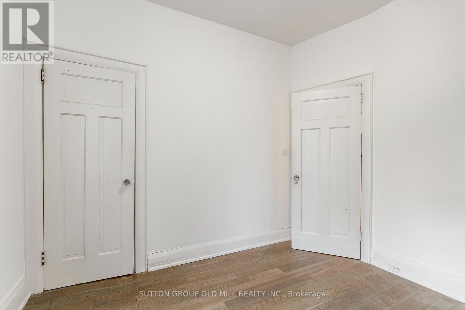 Main - 9 Graham Gardens, Toronto, Ontario  M6C 1G6 - Photo 19 - C12560044