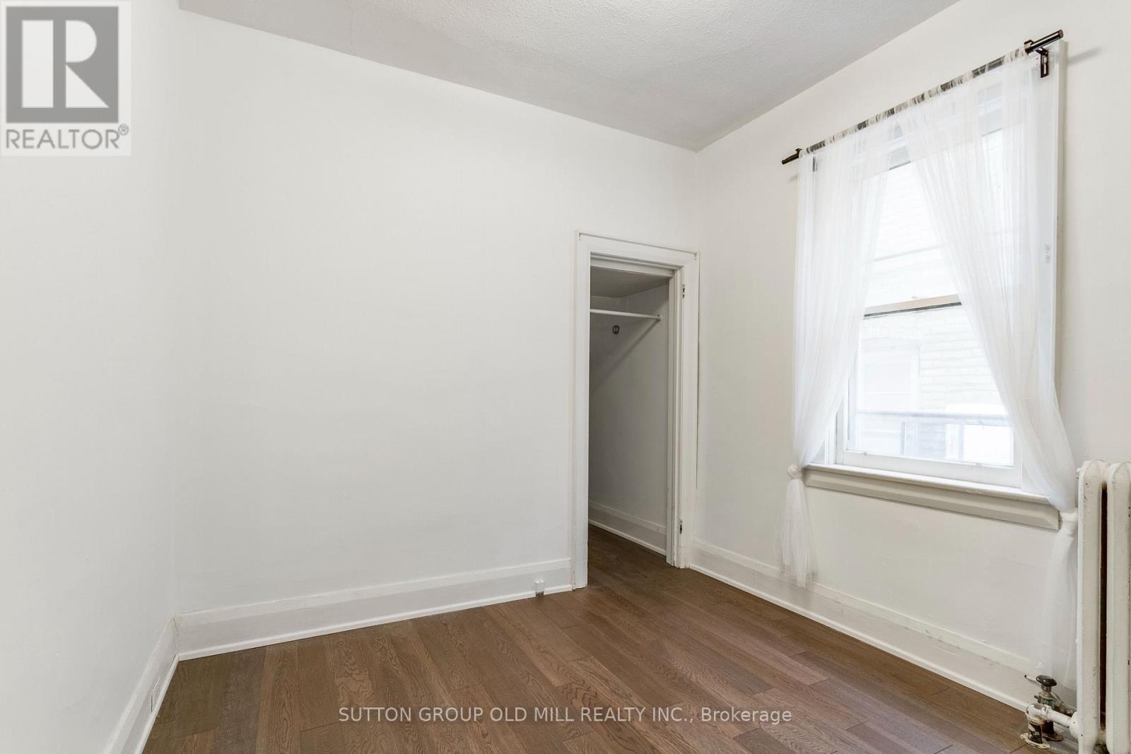 Main - 9 Graham Gardens, Toronto, Ontario  M6C 1G6 - Photo 21 - C12560044