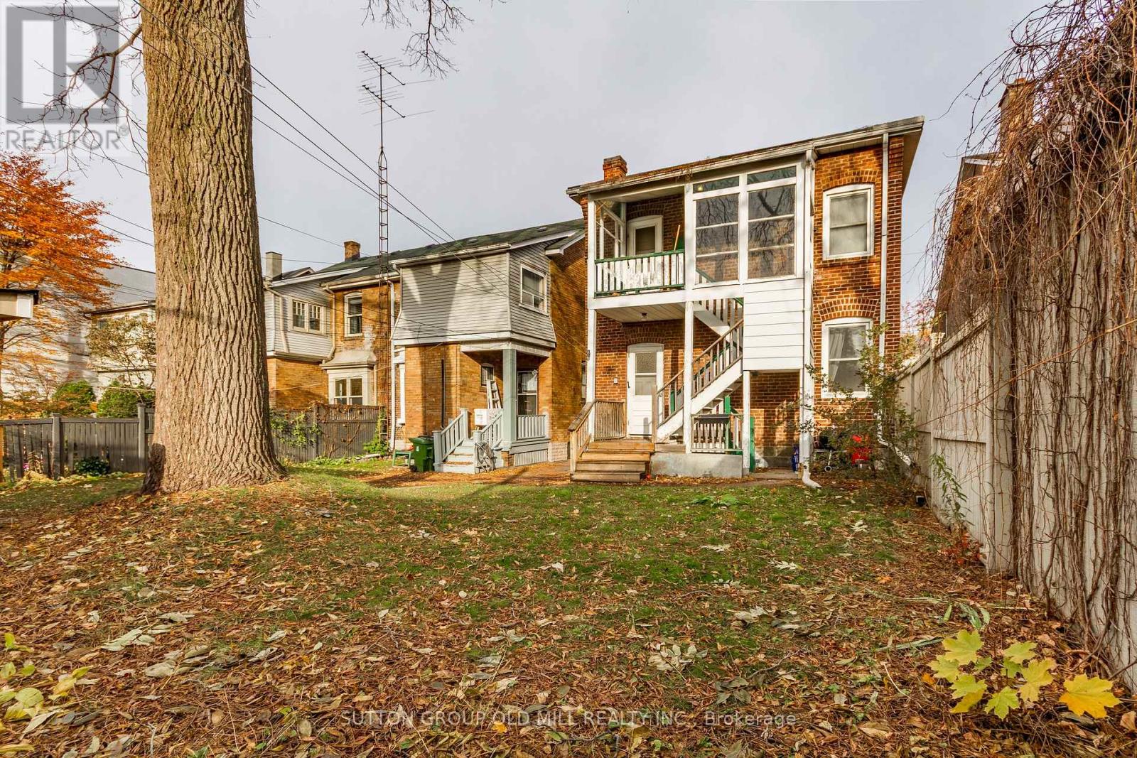 Main - 9 Graham Gardens, Toronto, Ontario  M6C 1G6 - Photo 25 - C12560044