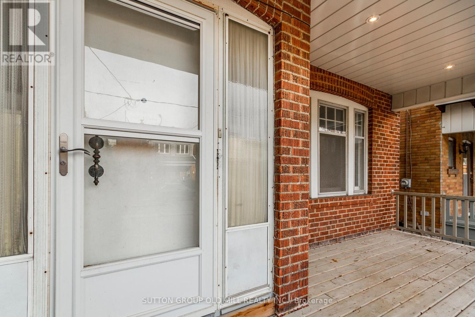 Main - 9 Graham Gardens, Toronto, Ontario  M6C 1G6 - Photo 3 - C12560044