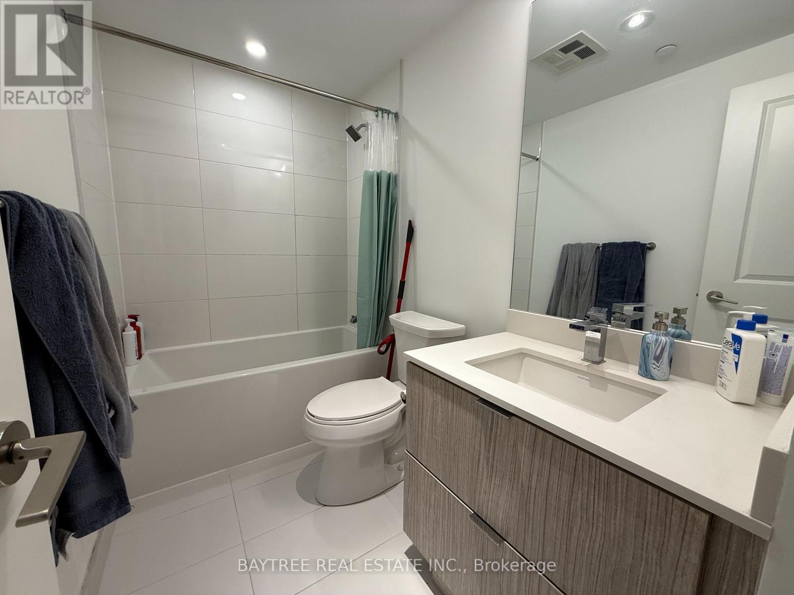 2612 - 395 Bloor Street, Toronto, Ontario  M4W 0B4 - Photo 6 - C12560088