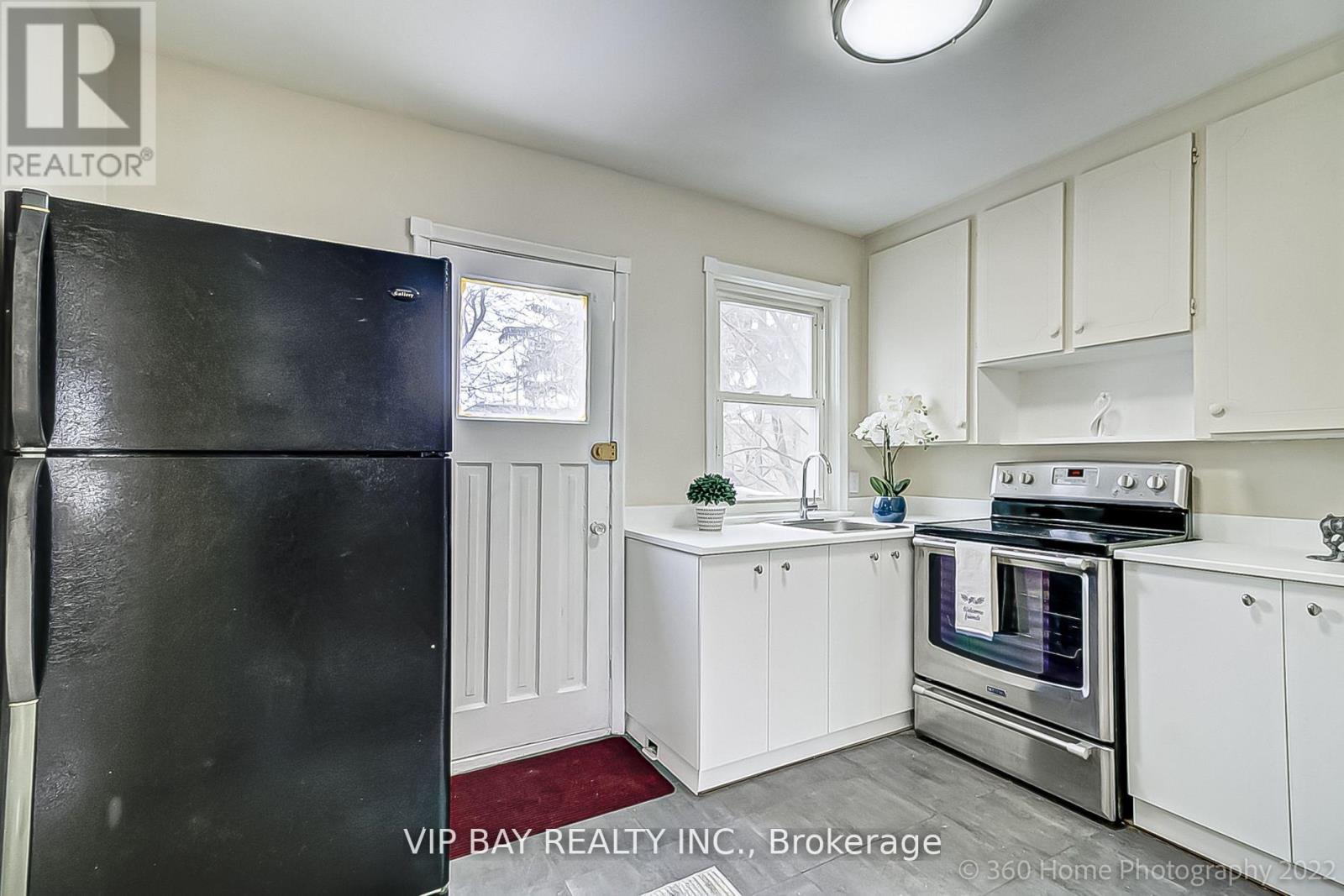 52 Athabaska Avenue, Toronto, Ontario  M2M 2T9 - Photo 10 - C12560106