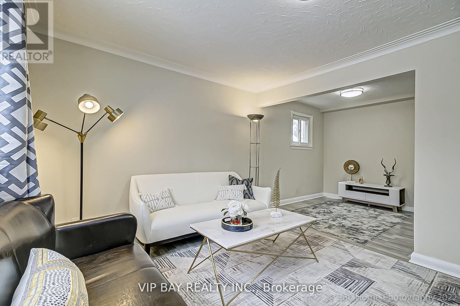 52 Athabaska Avenue, Toronto, Ontario  M2M 2T9 - Photo 5 - C12560106